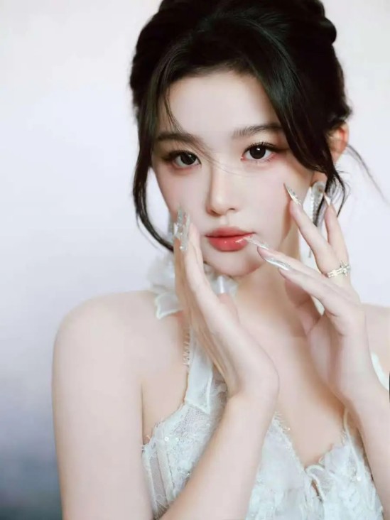 县城贵妇的“美丽刑具”退场：内衣自由，终是悦己胜悦人