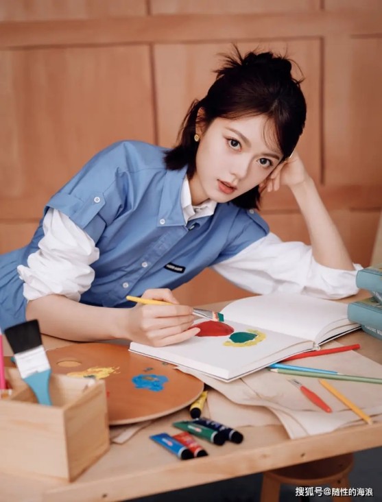 在这部反人类的“人兽”新番里找深度，还不如多玩俩小时P社游戏